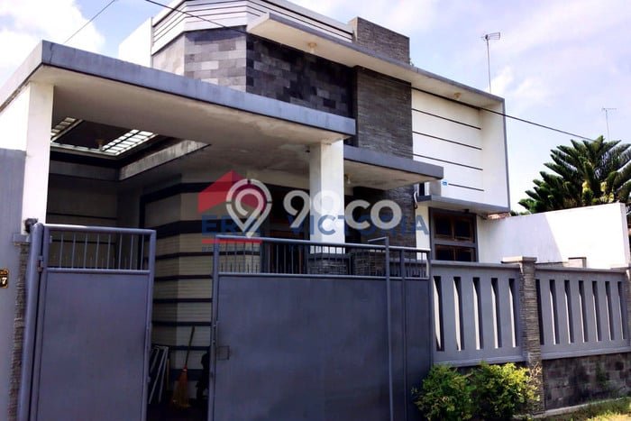 Dijual Rumah 4 Kamar Lokasi Ideal Bagus dan Strategis di Ngasem Dijual Rumah 4 Kamar Lokasi Ideal Bagus dan Strategis di Ngasem