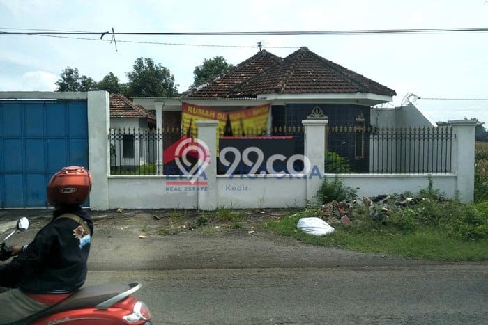 Rumah Modern Minimalis 4 Kamar Siap Huni di Kertosono Rumah Modern Minimalis 4 Kamar Siap Huni di Kertosono