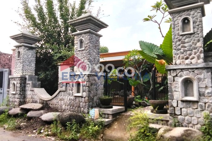 For Sale Rumah 3 Kamar Lokasi Strategis Bagus dan Strategis di Badas For Sale Rumah 3 Kamar Lokasi Strategis Bagus dan Strategis di Badas
