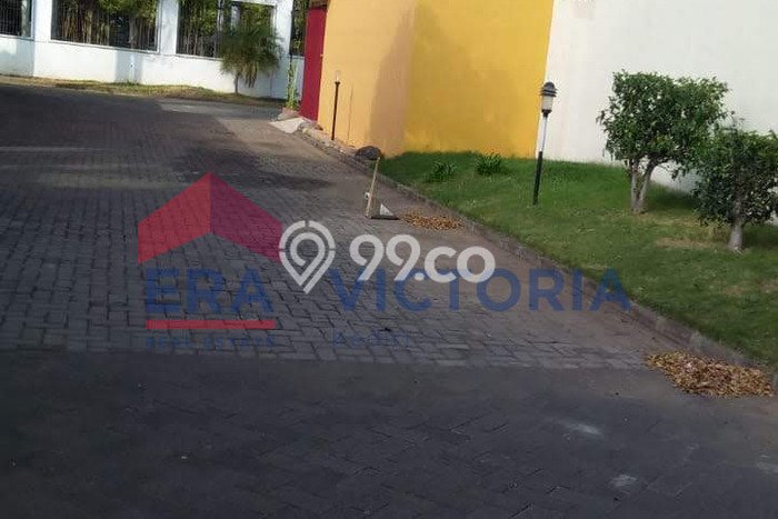 Rumah Modern 3 KT LT 180m2 di Kediri Rumah Modern 3 KT LT 180m2 di Kediri