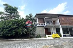 Rumah Eksklusif Dijual LT 432m2 di Pare, Kediri Rumah Eksklusif Dijual LT 432m2 di Pare, Kediri