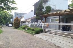 Rumah Strategis Modern Lb 108m2 di Kebon Jeruk, Jakarta Barat Rumah Strategis Modern Lb 108m2 di Kebon Jeruk, Jakarta Barat