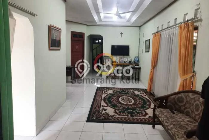 Rumah Modern Cantik 5 Kamar Bisa Langsung Pindah di Argomulyo Rumah Modern Cantik 5 Kamar Bisa Langsung Pindah di Argomulyo