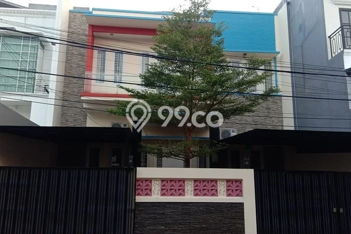 Disewakan! Rumah 6 Kamar Tidur &
3 Kamar Mandi di Pulomas, Jakarta Timur Disewakan! Rumah 6 Kamar Tidur &
3 Kamar Mandi di Pulomas, Jakarta Timur