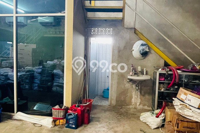 Gudang Disewakan di Area Ramai Cipondoh, Tangerang Gudang Disewakan di Area Ramai Cipondoh, Tangerang