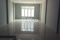 Disewakan Ruko komersial di Ciracas luas bangunan 264m2 Disewakan Ruko komersial di Ciracas luas bangunan 264m2