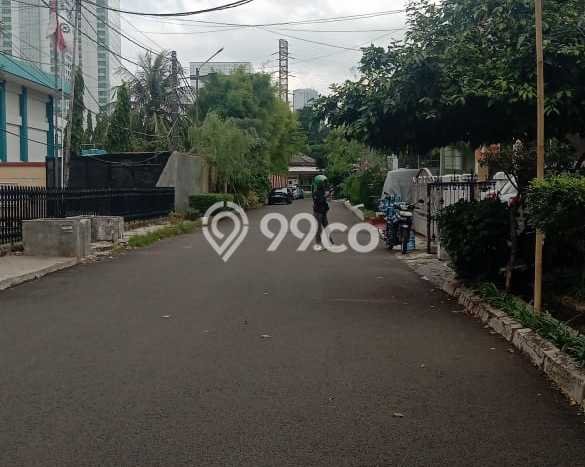 Tanah Dijual Lokasi Strategis di Jakarta Selatan dengan Luas 345m2 Tanah Dijual Lokasi Strategis di Jakarta Selatan dengan Luas 345m2