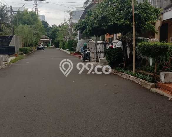 Tanah Dijual Lokasi Strategis di Jakarta Selatan dengan Luas 345m2 Tanah Dijual Lokasi Strategis di Jakarta Selatan dengan Luas 345m2