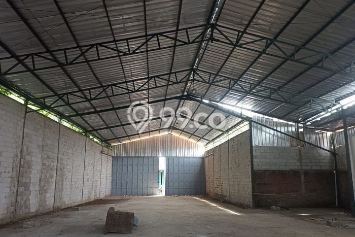 Gudang For Rent di Harjamukti, Luas 700m², Lokasi Bisnis, Akses Utama Gudang For Rent di Harjamukti, Luas 700m², Lokasi Bisnis, Akses Utama