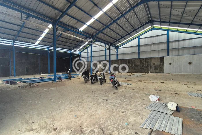 Gudang For Rent di Mundu, Luas 950m², Lokasi Komersial Gudang For Rent di Mundu, Luas 950m², Lokasi Komersial