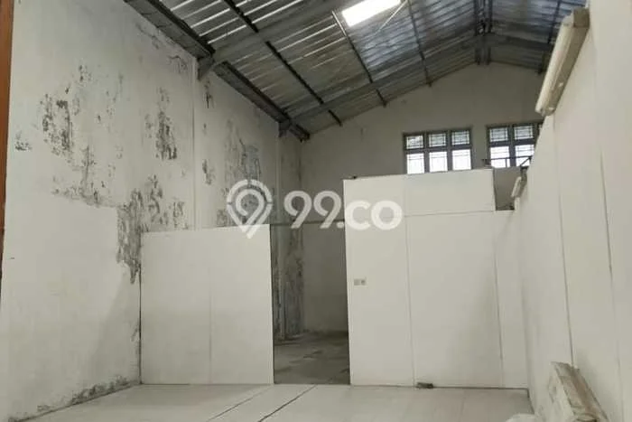 Gudang Dijual Lokasi Emas di Kesambi Luas 490m2 Gudang Dijual Lokasi Emas di Kesambi Luas 490m2