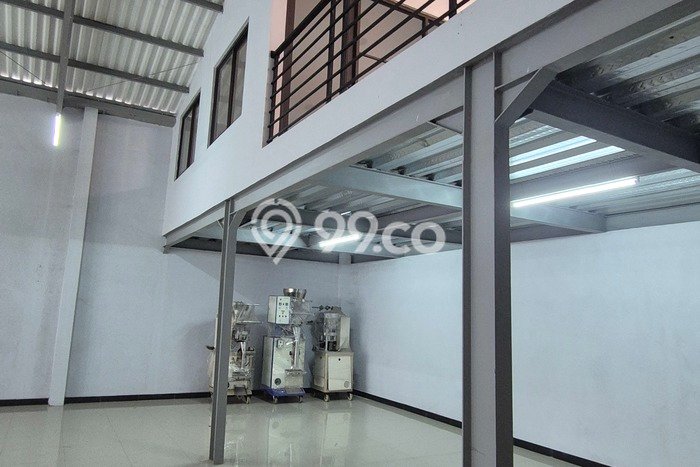 Gudang Disewakan Kawasan Harjamukti, Luas 300m², Area Premium, Siap Bisnis Gudang Disewakan Kawasan Harjamukti, Luas 300m², Area Premium, Siap Bisnis
