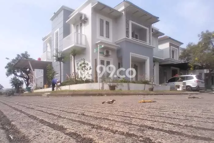 Rumah kawasan Harjamukti, Akses ke Pusat Kota, 6 KT, LT 220m² Bangunan 300m² Rumah kawasan Harjamukti, Akses ke Pusat Kota, 6 KT, LT 220m² Bangunan 300m²