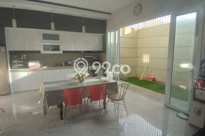 Rumah kawasan Harjamukti, Akses ke Pusat Kota, 6 KT, LT 220m² Bangunan 300m² Rumah kawasan Harjamukti, Akses ke Pusat Kota, 6 KT, LT 220m² Bangunan 300m²