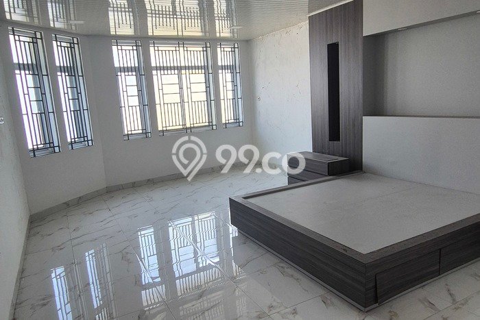 AREA KOMERSIAL! Ruko For Rent di Pekalipan, Luas 400m², Akses Utama AREA KOMERSIAL! Ruko For Rent di Pekalipan, Luas 400m², Akses Utama