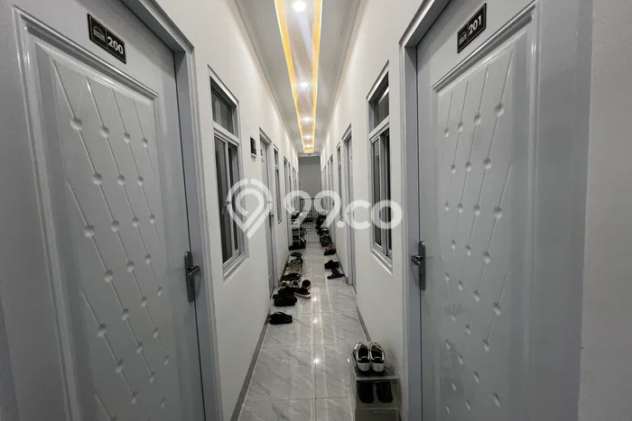 Kost Dijual di Kemanggisan dengan 30 KT dan Luas 250m2 Kost Dijual di Kemanggisan dengan 30 KT dan Luas 250m2