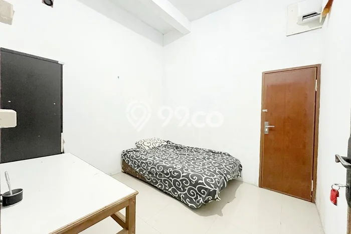 Dijual Rumah Kost di Kemanggisan, Jakarta Barat, 32 KT, 32 KM, Bangunan 650m2 Dijual Rumah Kost di Kemanggisan, Jakarta Barat, 32 KT, 32 KM, Bangunan 650m2
