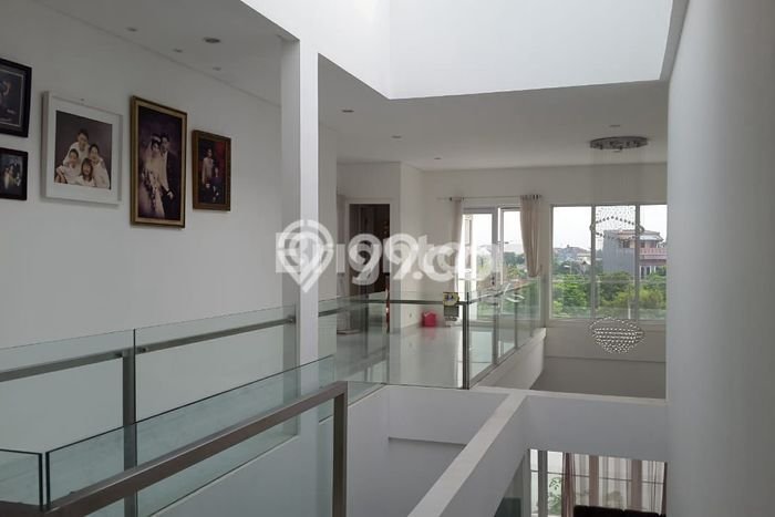 Rumah Mewah LB 550m2 Siap Huni Desain Elegan di Kalideres, Jakarta Barat Rumah Mewah LB 550m2 Siap Huni Desain Elegan di Kalideres, Jakarta Barat