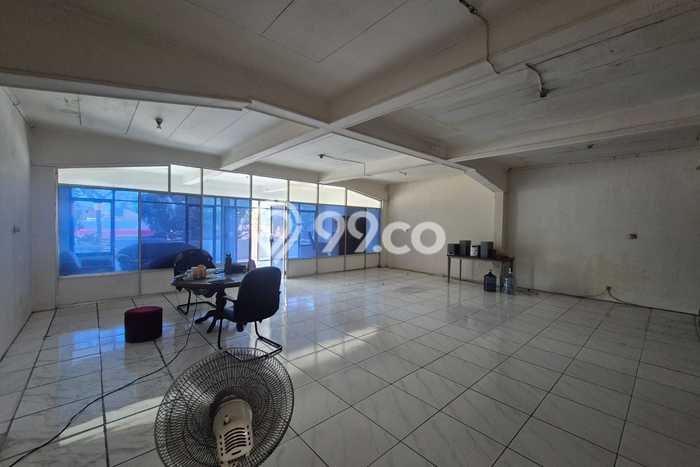 Unit Ruko Paling Strategis di Babakan Ciparay Bandung dengan LB 300m2 Unit Ruko Paling Strategis di Babakan Ciparay Bandung dengan LB 300m2