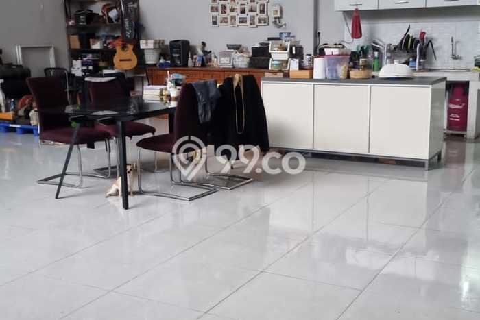 Rumah Modern 3 Kamar LT 214m2 di Taman Holis Indah Rumah Modern 3 Kamar LT 214m2 di Taman Holis Indah