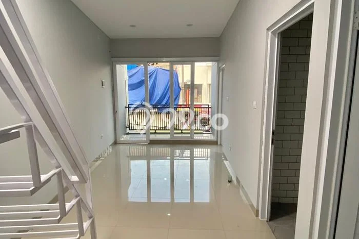 Ruko bagus disewakan di Arcamanik Bandung dengan LB 135m2 harga sewa terbaik Ruko bagus disewakan di Arcamanik Bandung dengan LB 135m2 harga sewa terbaik