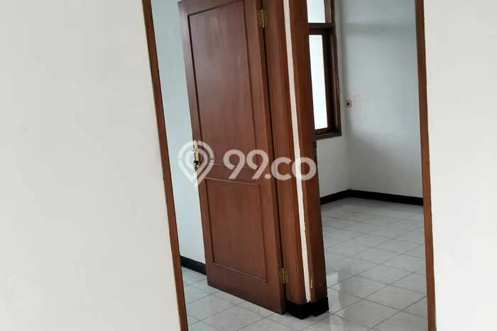 Ready to Use! Luxury House LT 240m2 Desain Elegan di Garuda Ready to Use! Luxury House LT 240m2 Desain Elegan di Garuda