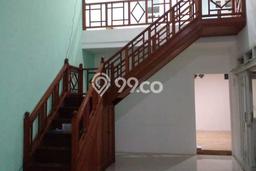 Rumah kawasan Cimahi Utara, 3 KM, View Kota, LT 200m² LB 180m² Rumah kawasan Cimahi Utara, 3 KM, View Kota, LT 200m² LB 180m²