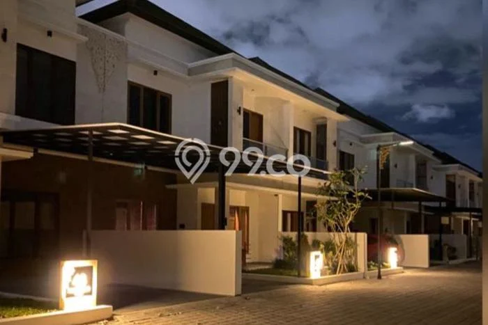 Disewakan! Rumah 2 Kamar Tidur &
3 Kamar Mandi di Seminyak, Badung Disewakan! Rumah 2 Kamar Tidur &
3 Kamar Mandi di Seminyak, Badung