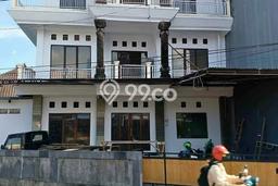 LOKASI STRATEGIS! Rumah di Sanur, Akses ke Stasiun, 2 KM, Luas 160m² Bangunan 240m² LOKASI STRATEGIS! Rumah di Sanur, Akses ke Stasiun, 2 KM, Luas 160m² Bangunan 240m²