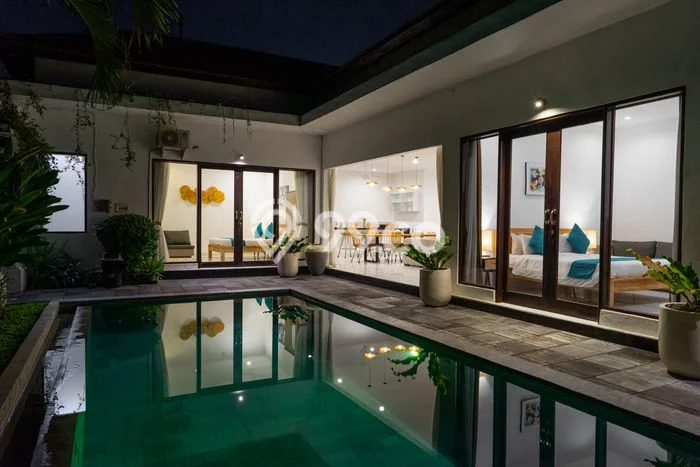 Disewakan! Rumah 3 Kamar Tidur &
3 Kamar Mandi di Seminyak, Badung Disewakan! Rumah 3 Kamar Tidur &
3 Kamar Mandi di Seminyak, Badung
