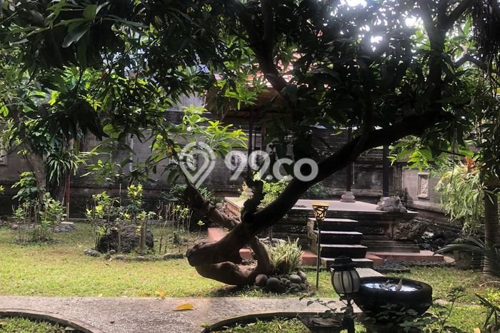 Rumah Mewah LB 1m2 Siap Pakai Desain Elegan di Kesiman, Denpasar Rumah Mewah LB 1m2 Siap Pakai Desain Elegan di Kesiman, Denpasar