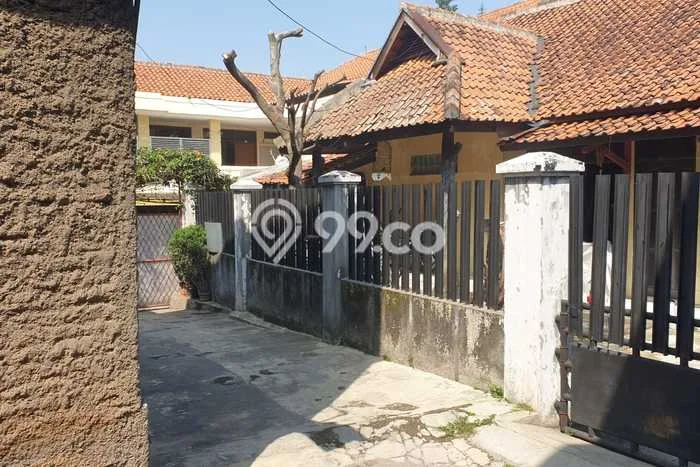 Peluang Investasi! Kost Dijual di Jatinangor, Sumedang, 12 KT, 3 KM, Luas 250m2 Peluang Investasi! Kost Dijual di Jatinangor, Sumedang, 12 KT, 3 KM, Luas 250m2