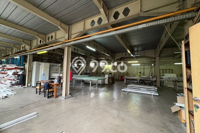 Ruko untuk Disewa di Pusat Tangerang Luas Bangunan 1760m2 Ruko untuk Disewa di Pusat Tangerang Luas Bangunan 1760m2