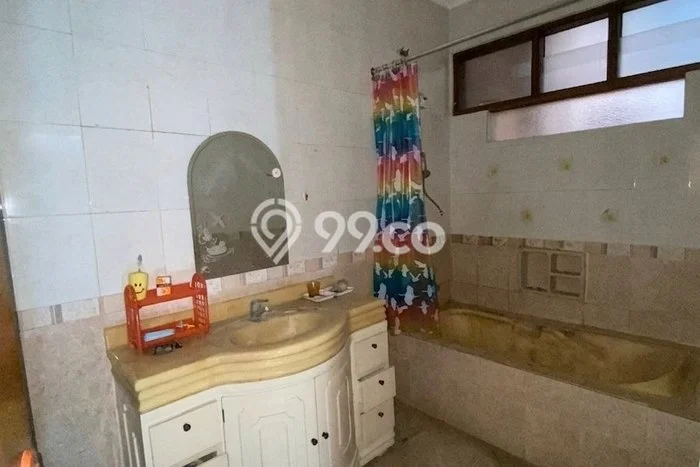 Hunian Mewah LB 380m2 Siap Pakai Desain Elegan di Kalimalang, Jakarta Timur Hunian Mewah LB 380m2 Siap Pakai Desain Elegan di Kalimalang, Jakarta Timur