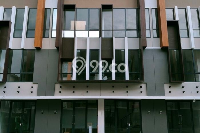 Disewakan Ruko komersial di Cisauk luas bangunan 100m2 Disewakan Ruko komersial di Cisauk luas bangunan 100m2