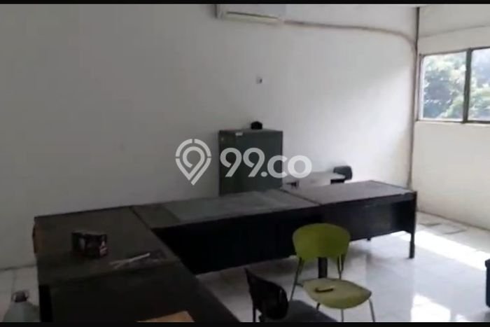 Unit Gudang Disewa Lokasi Lippo Cikarang, Cikarang Spesifikasi Luas Bangunan 1800m2 Unit Gudang Disewa Lokasi Lippo Cikarang, Cikarang Spesifikasi Luas Bangunan 1800m2
