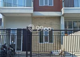 Rumah di Kelapa Gading, Jakarta Utara, Luas 90m² Bangunan 130m² - INVESTASI TERBAIK! Rumah di Kelapa Gading, Jakarta Utara, Luas 90m² Bangunan 130m² - INVESTASI TERBAIK!