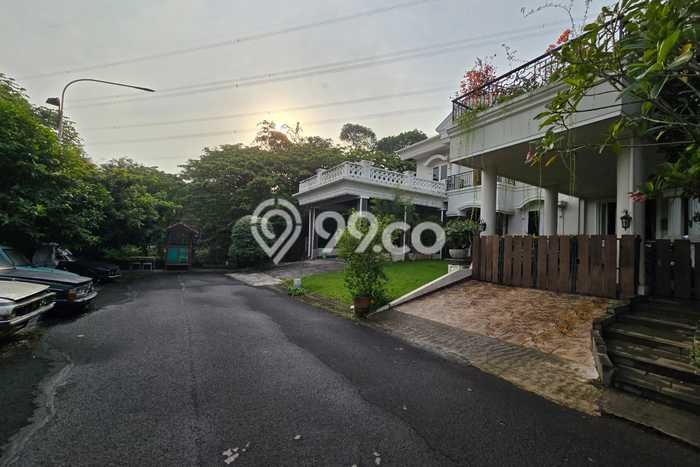 Rumah Mewah LB 400m2 Siap Huni Desain Elegan di Cibubur, Bekasi Rumah Mewah LB 400m2 Siap Huni Desain Elegan di Cibubur, Bekasi