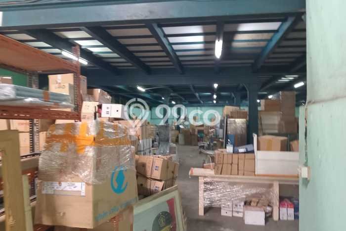 Disewakan Gudang komersial di Jatinegara luas bangunan 720m2 Disewakan Gudang komersial di Jatinegara luas bangunan 720m2