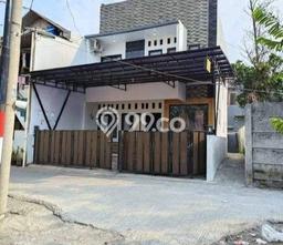 Rumah Strategis Modern Lb 170m2 di Cibinong, Bogor Rumah Strategis Modern Lb 170m2 di Cibinong, Bogor
