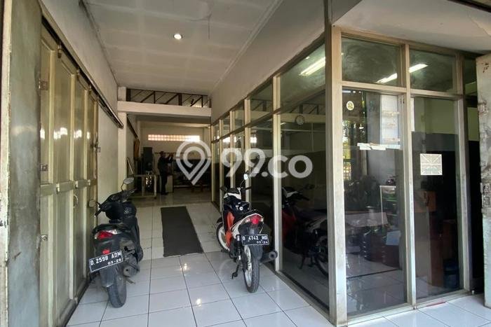 Dijual Kantor Area Bisnis Kawasan , Luas 320m2m², Jalan Utama Dijual Kantor Area Bisnis Kawasan , Luas 320m2m², Jalan Utama