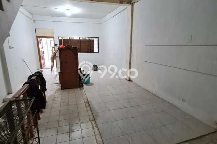 Ruko Dijual di Prime Area Jakarta Barat Luas 300m2 Ruko Dijual di Prime Area Jakarta Barat Luas 300m2