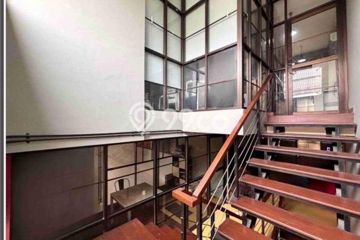 Ruko Dijual di Prime Area Jakarta Pusat Luas 400m2 Ruko Dijual di Prime Area Jakarta Pusat Luas 400m2