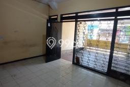 Disewakan! Rumah 3 Kamar Tidur &
2 Kamar Mandi di Kedung Doro, Surabaya Disewakan! Rumah 3 Kamar Tidur &
2 Kamar Mandi di Kedung Doro, Surabaya