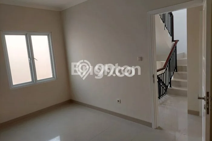 Dijual Rumah Eksklusif 4 KT di Gading Serpong, Tangerang Dijual Rumah Eksklusif 4 KT di Gading Serpong, Tangerang