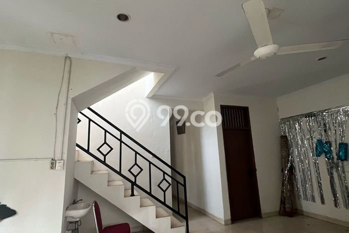 Disewakan Hunian Konsep Modern di Medan Satria Bekasi dengan 4 Kamar Disewakan Hunian Konsep Modern di Medan Satria Bekasi dengan 4 Kamar