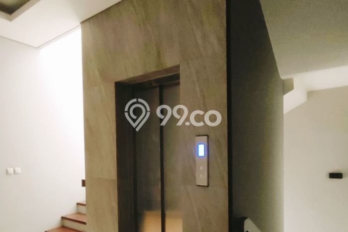 Rumah Luxury Dijual di Jakarta Timur Fasilitas Premium Rumah Luxury Dijual di Jakarta Timur Fasilitas Premium