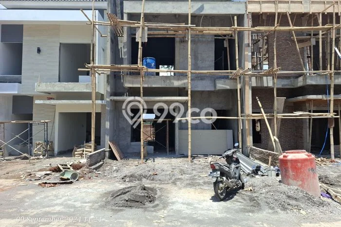 Rumah Strategis Modern Lb 74m2 di Banyumanik, Semarang Rumah Strategis Modern Lb 74m2 di Banyumanik, Semarang