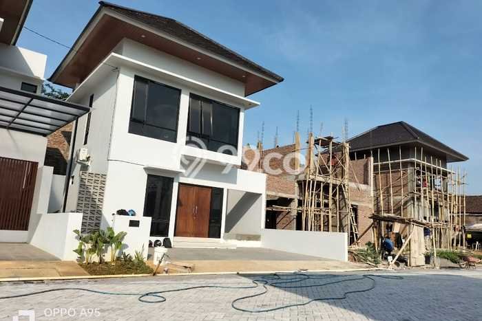 Rumah Modern Cantik 3 Kamar Siap Huni di Ngaliyan Rumah Modern Cantik 3 Kamar Siap Huni di Ngaliyan