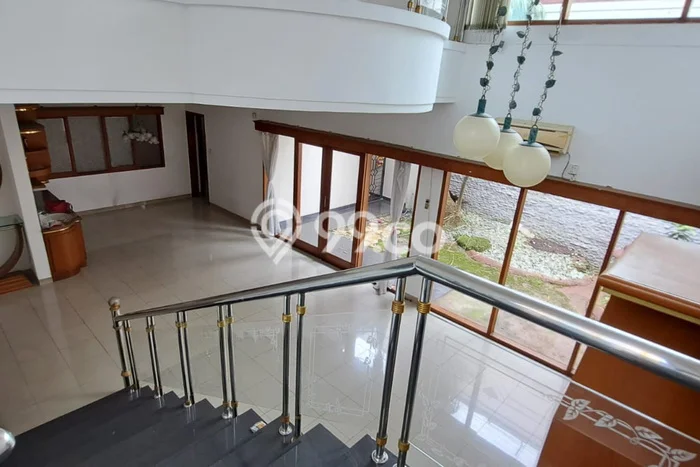 Disewakan! Rumah 5 Kamar Tidur &
4 Kamar Mandi di Pasteur, Bandung Disewakan! Rumah 5 Kamar Tidur &
4 Kamar Mandi di Pasteur, Bandung
